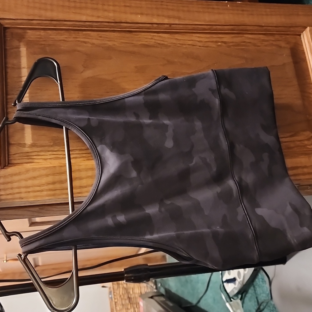 🍋Lululemon Everlux power pivot tank top